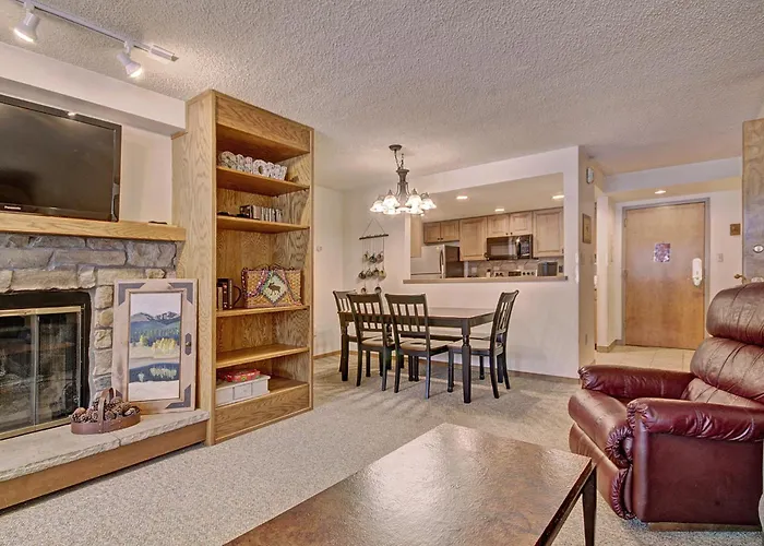 Apartment Vs643 And 641h Village Square