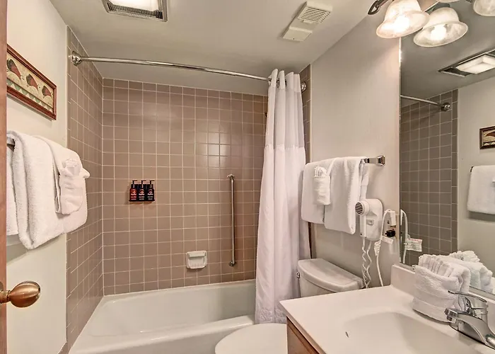 Vs643 And 641h Village Square Apartment *